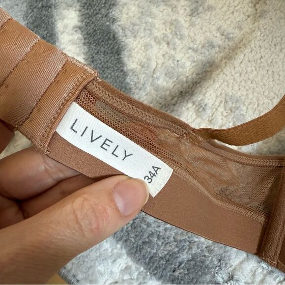 Lively All-Day Deep V No-Wire in Latte 34 NWOT - Picture 7 of 7